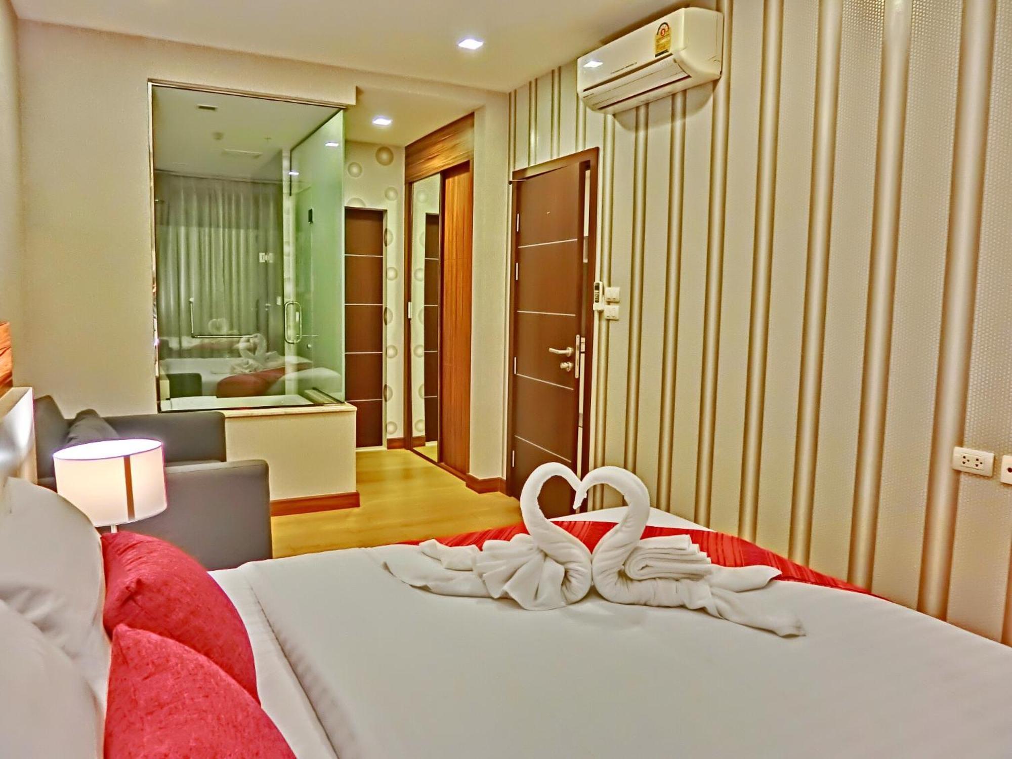 The Astra Suites Chiang Mai Bagian luar foto