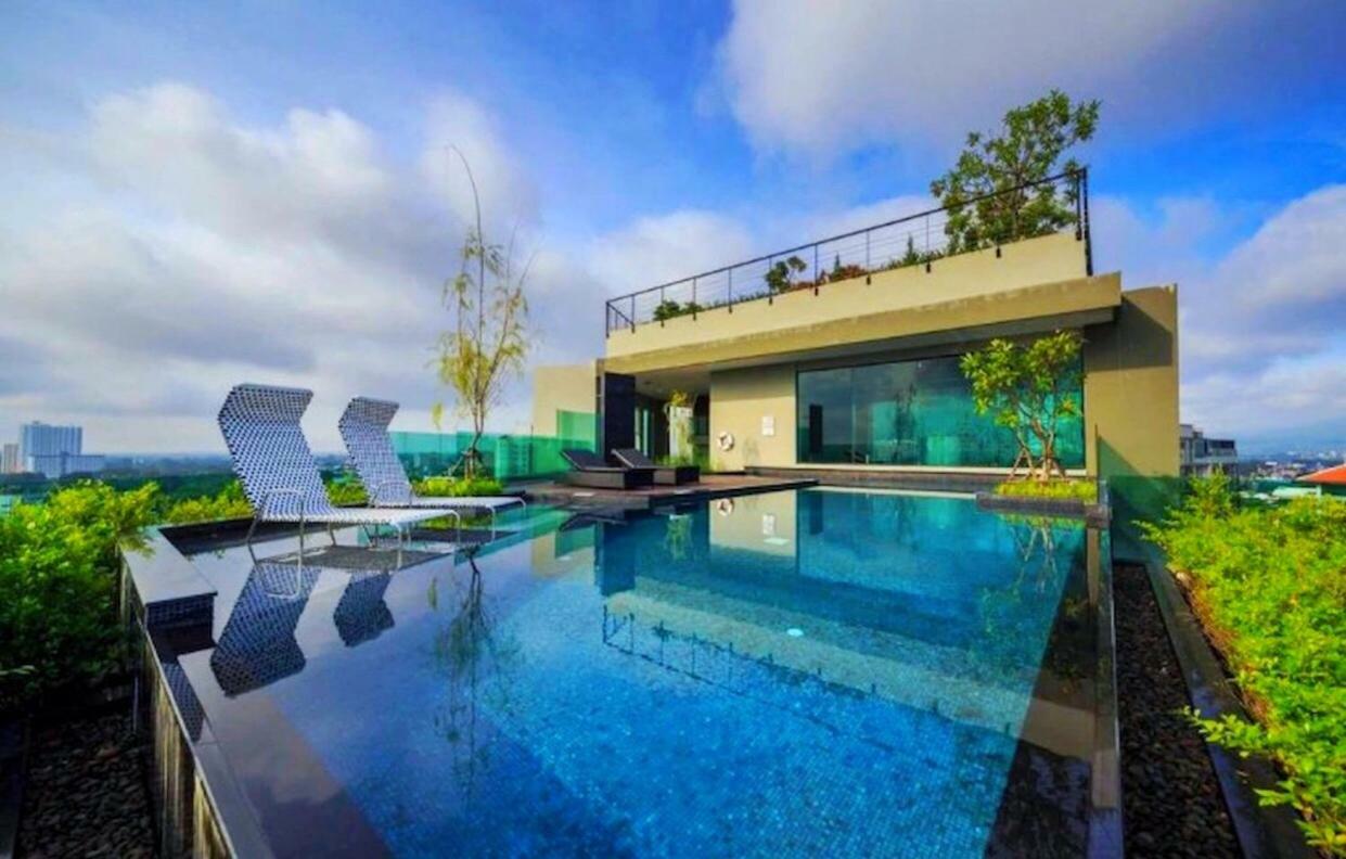 The Astra Suites Chiang Mai Bagian luar foto
