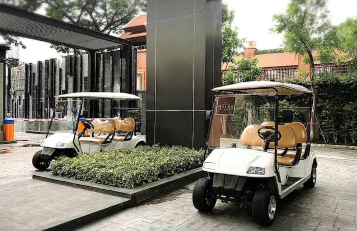 The Astra Suites Chiang Mai Bagian luar foto