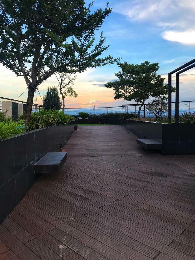 The Astra Suites Chiang Mai Bagian luar foto