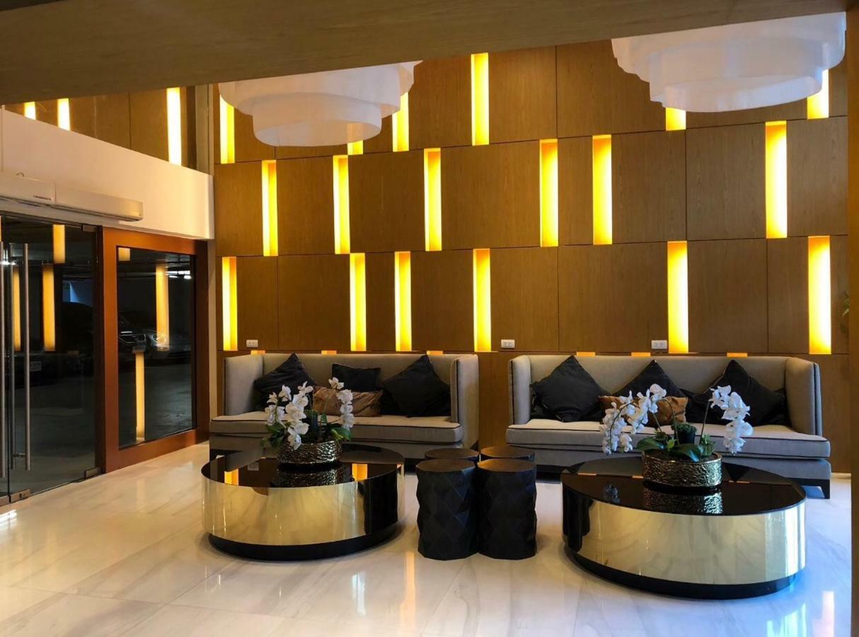 The Astra Suites Chiang Mai Bagian luar foto