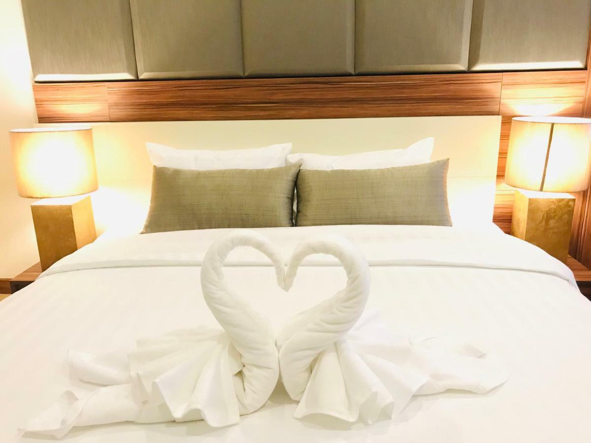 The Astra Suites Chiang Mai Bagian luar foto